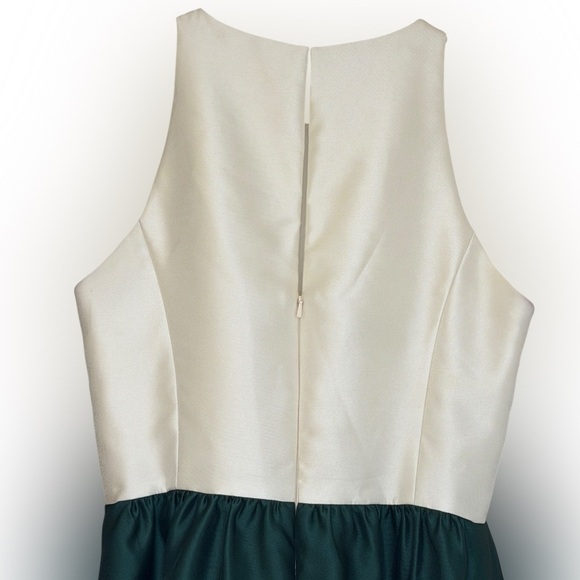 Alfred Sung Emerald & Cream Sleeveless Keyhole Back Satin Maxi Dress w/Pockets - Picture 5 of 6